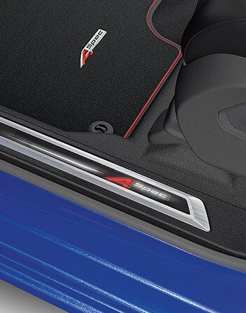 Acura 2026 RDX Illuminated Door Sill Trim Acura 2026 RDX Illuminated Door Sill Trim